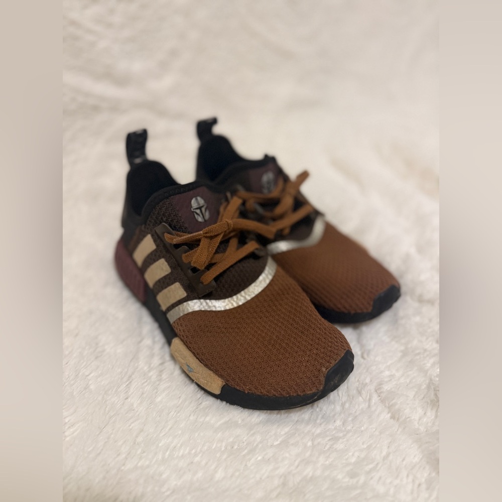 RARE Adidas Star Wars Disney The Mandalorian Adult youth Shoes size (5.5 US)
